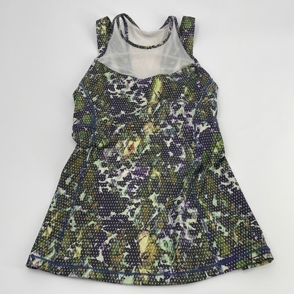 UEC Lululemon green floral tank top with built-in shelf bra size 2